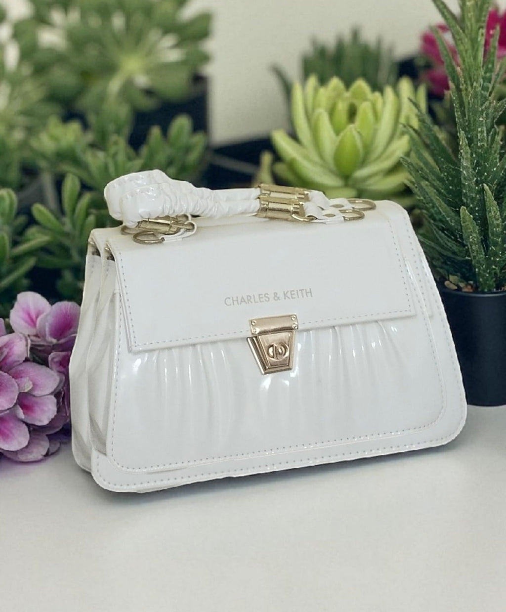 Graceful Fancy White Handbag for Women