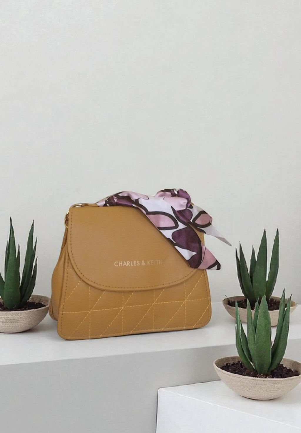 Trendy women's Handbag