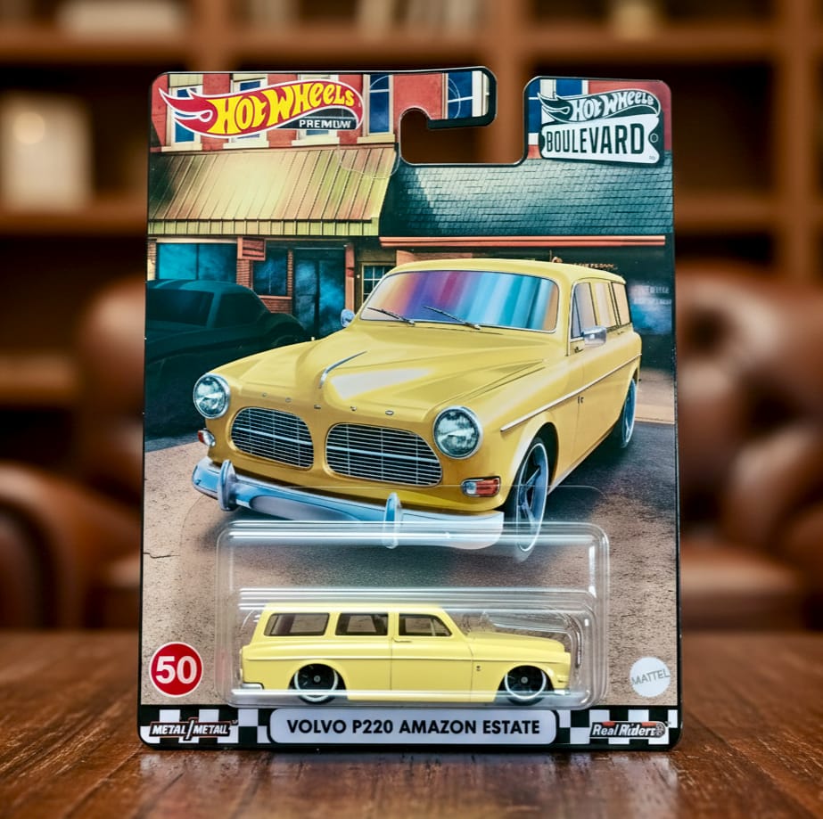 Hot Wheels Premium Volvo P220 Amazon Estate