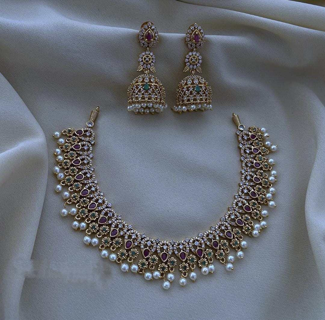 Elegant Temple-Style Pearl Necklace Set