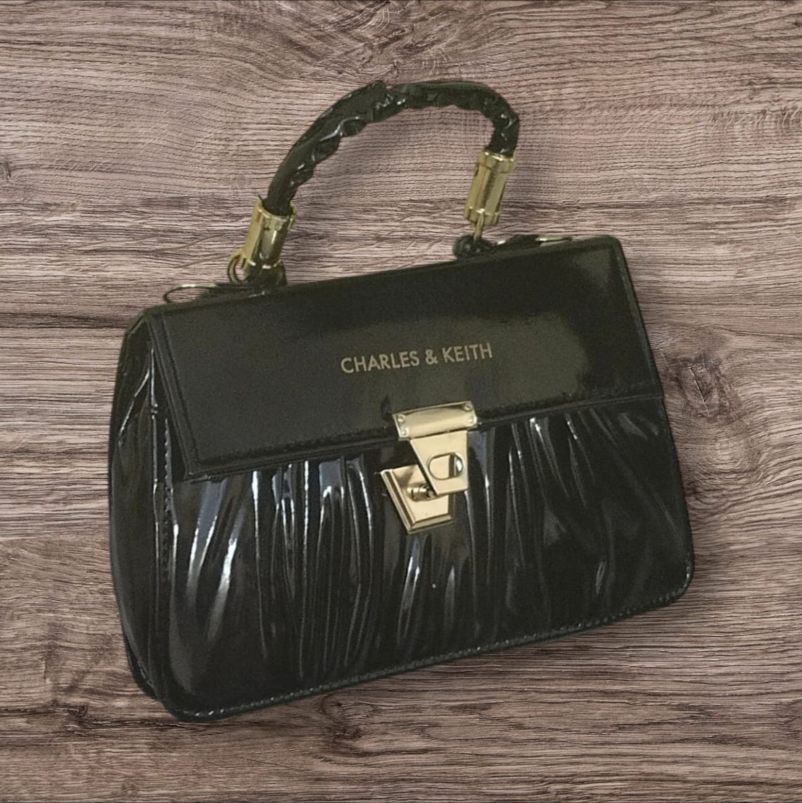 Trendy Black Handbag for Women