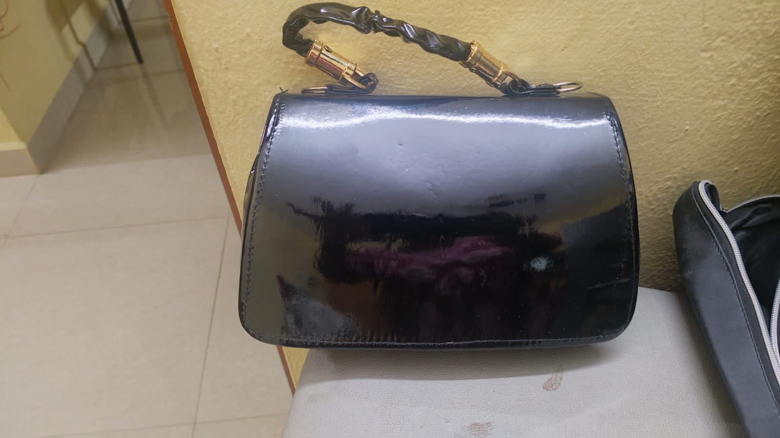 Trendy Black Handbag for Women